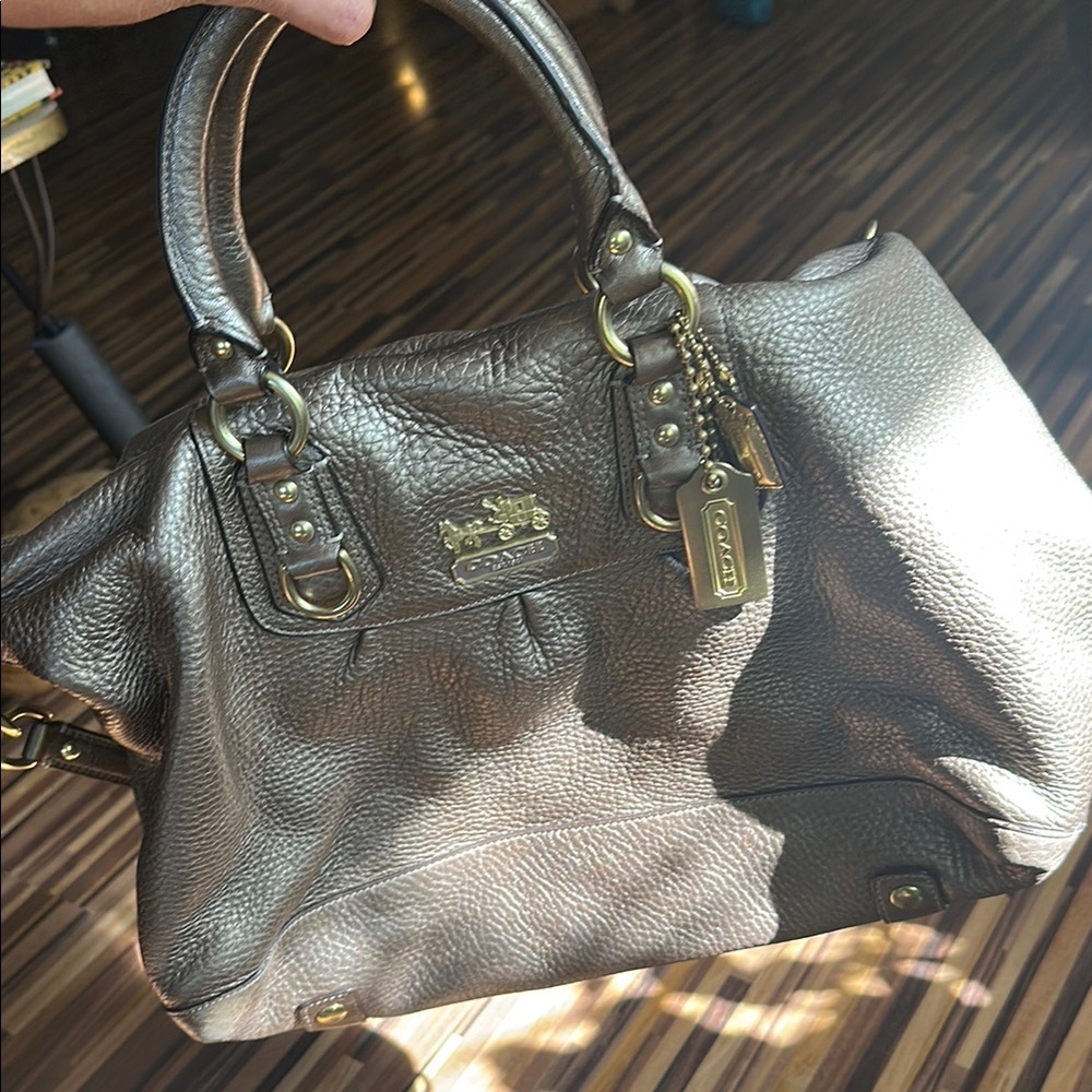 Coach Gold Purse - Picture 6 of 6